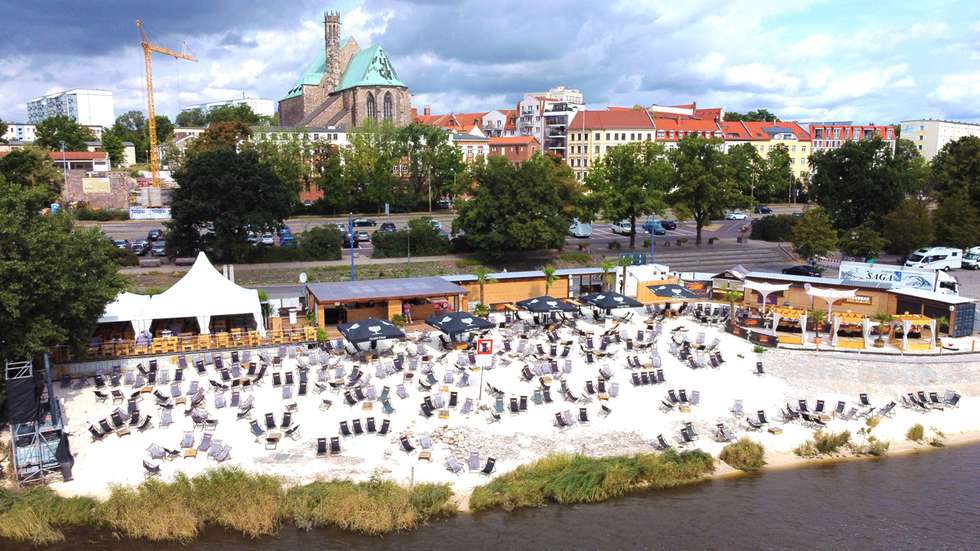 Strandbar_Drone-(c)-Strandbar-Magdeburg.jpg