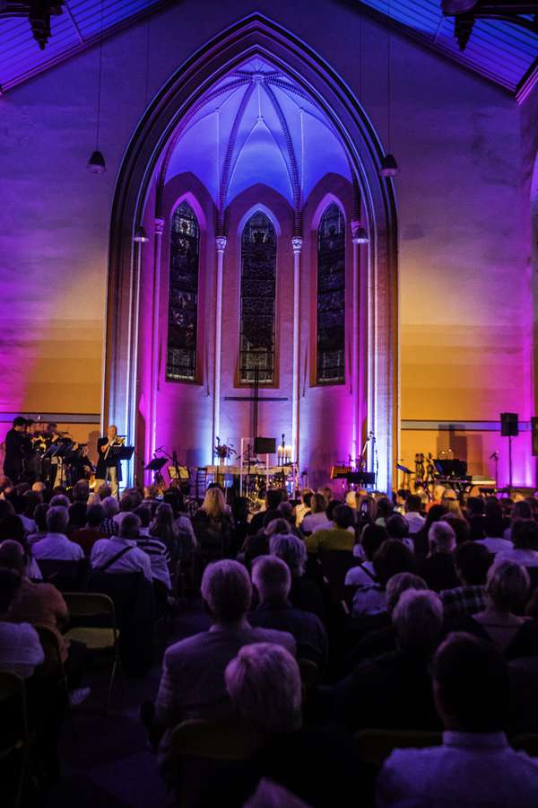 Kirche Sankt Gertraud Salbke.jpg